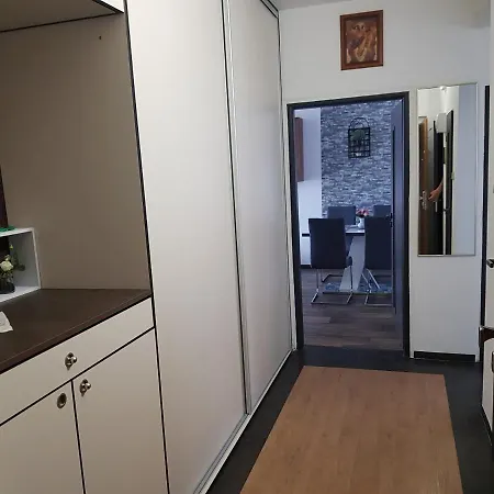 Lenka * Nová Role