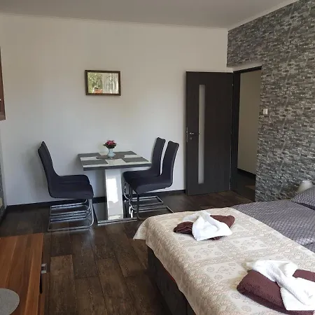 Lenka Apartamento Nová Role