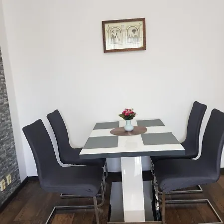 Apartment Lenka Nova Role